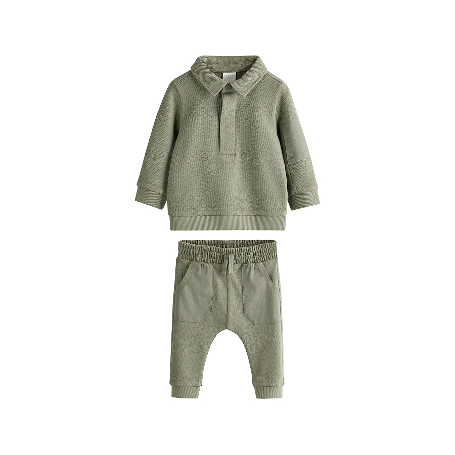 Sets & Outfits