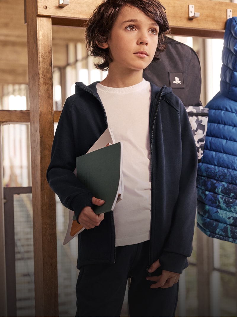 JUNGEN KEINE UNIFORM