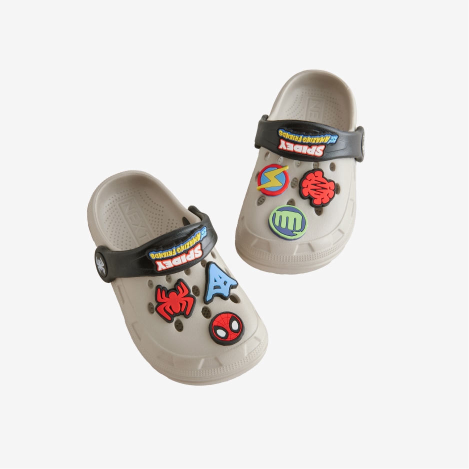 SHOES & ACCESSORIES